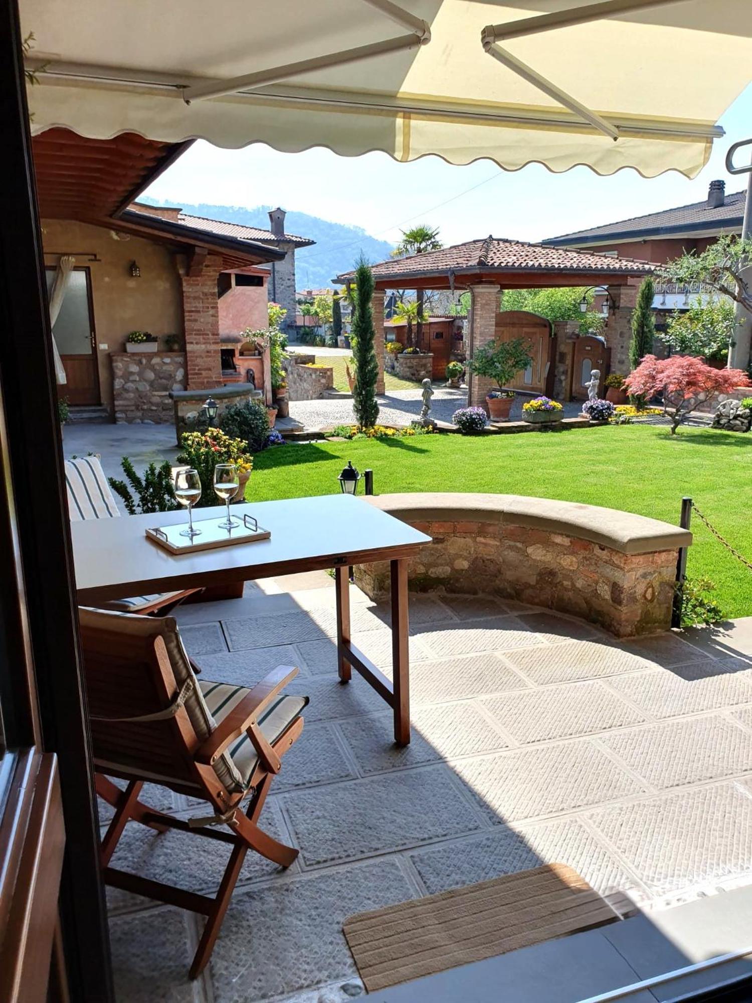 Апартаменти La Corte Del Bona - Vicino Alle Cantine E A Circa 15 Minuti Dal Lago Di Iseo - Ербуско Екстер'єр фото