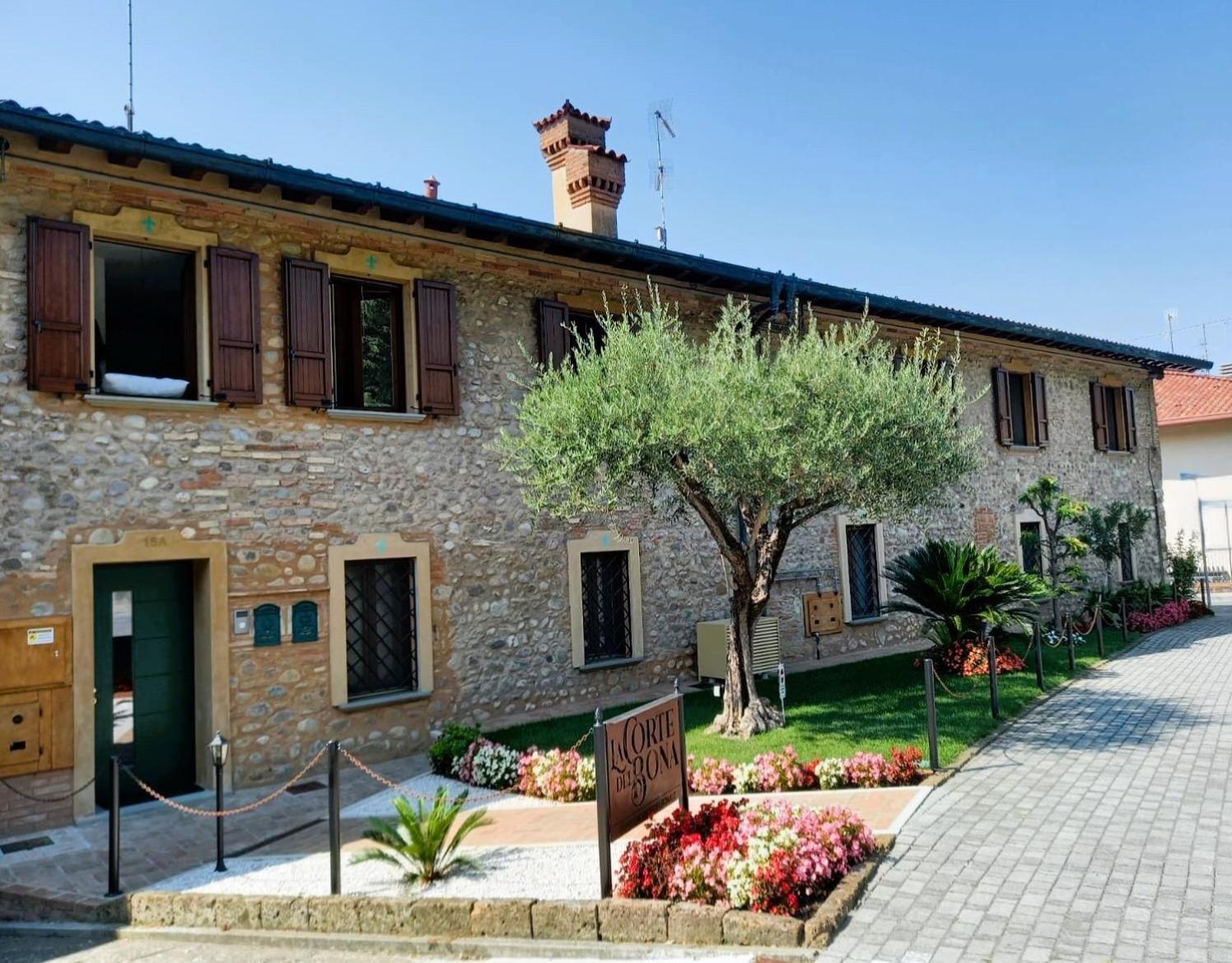 Апартаменти La Corte Del Bona - Vicino Alle Cantine E A Circa 15 Minuti Dal Lago Di Iseo - Ербуско Екстер'єр фото