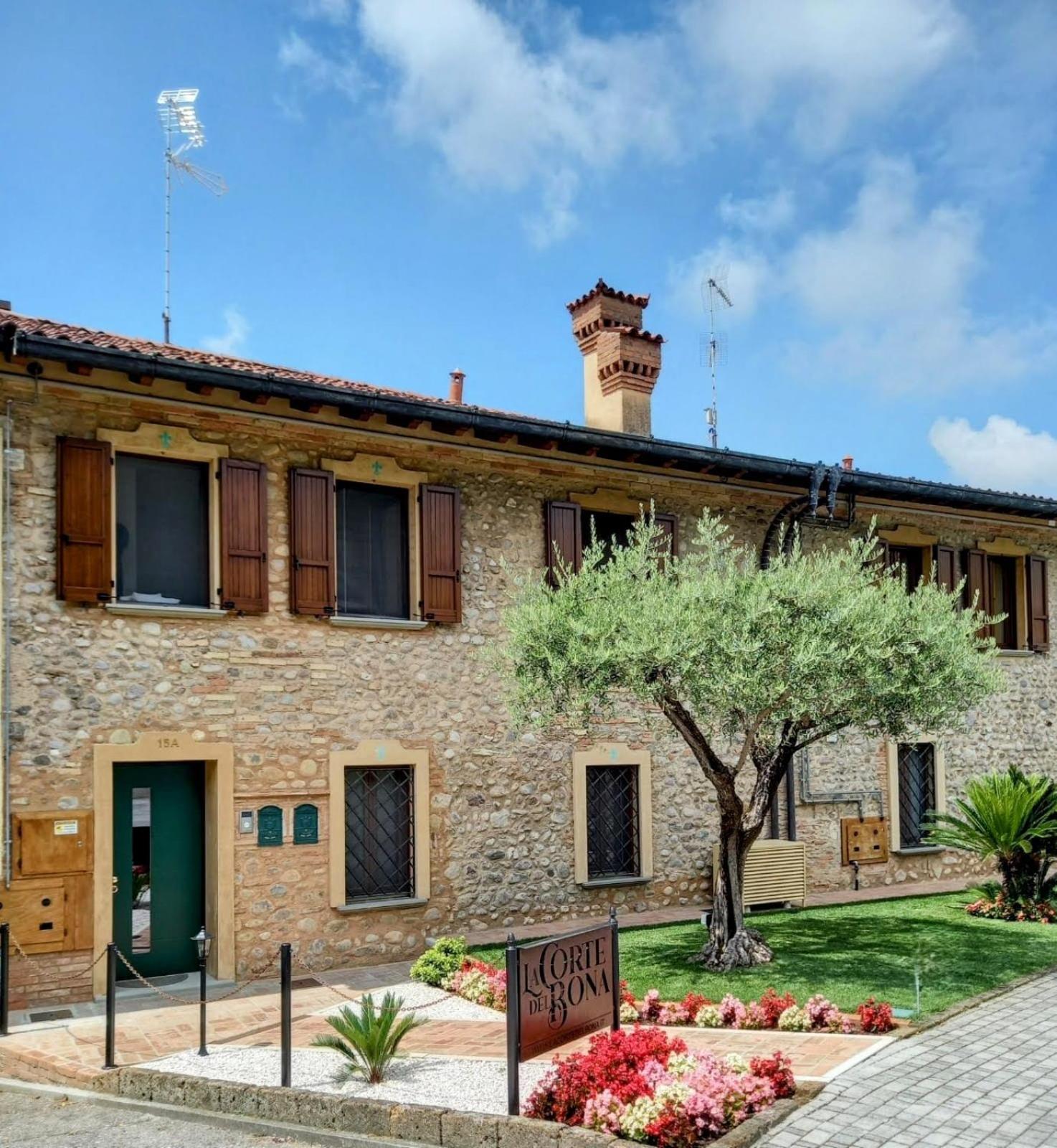 Апартаменти La Corte Del Bona - Vicino Alle Cantine E A Circa 15 Minuti Dal Lago Di Iseo - Ербуско Екстер'єр фото